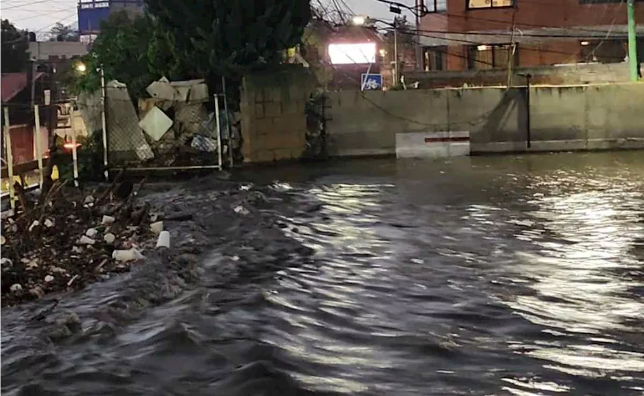 VIDEO: ¡Auxilio, el río se desborda! Vecinos reportan crecida del Río Hondo en Naucalpan