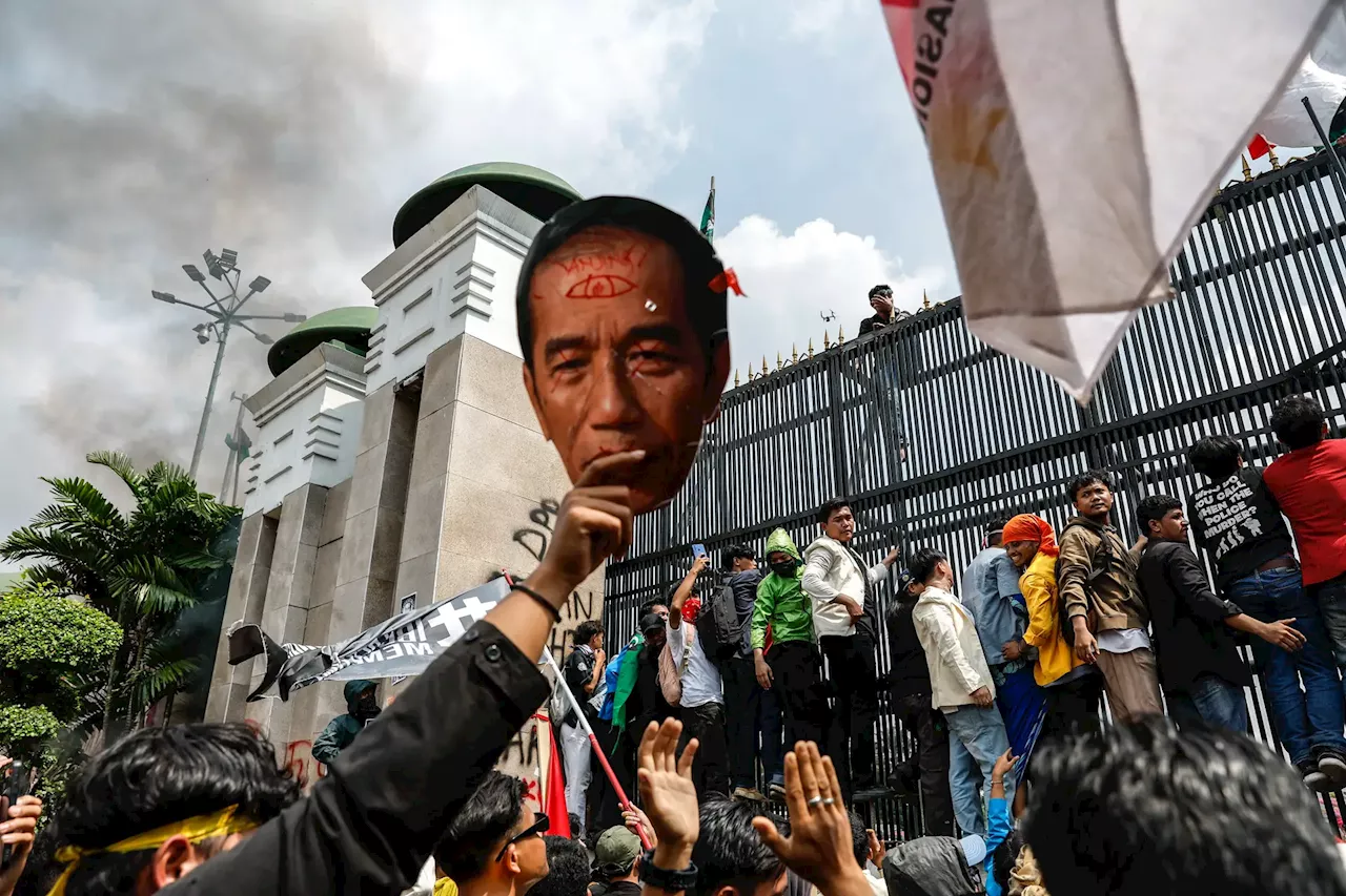 Indonésia à beira de uma crise: a população protestou, o parlamento recuou