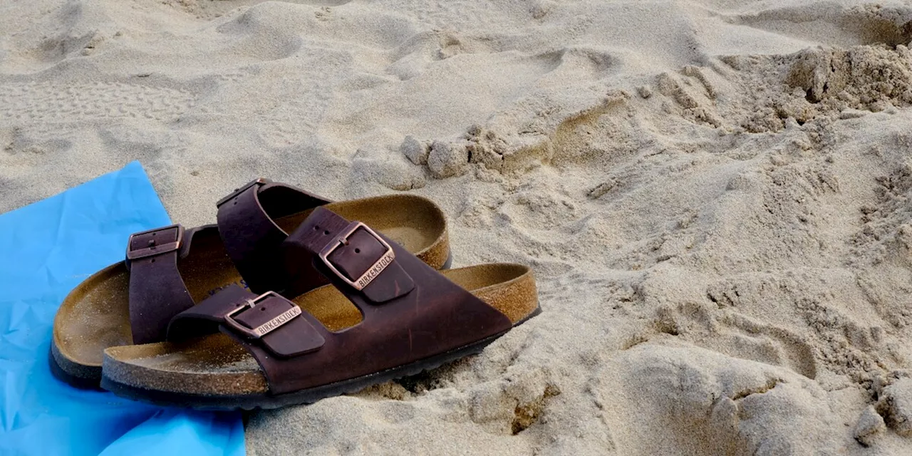 Sommerschuhe pflegen: Fast wie neu – Einfaches Hausmittel reinigt Birkenstocks richtig gut