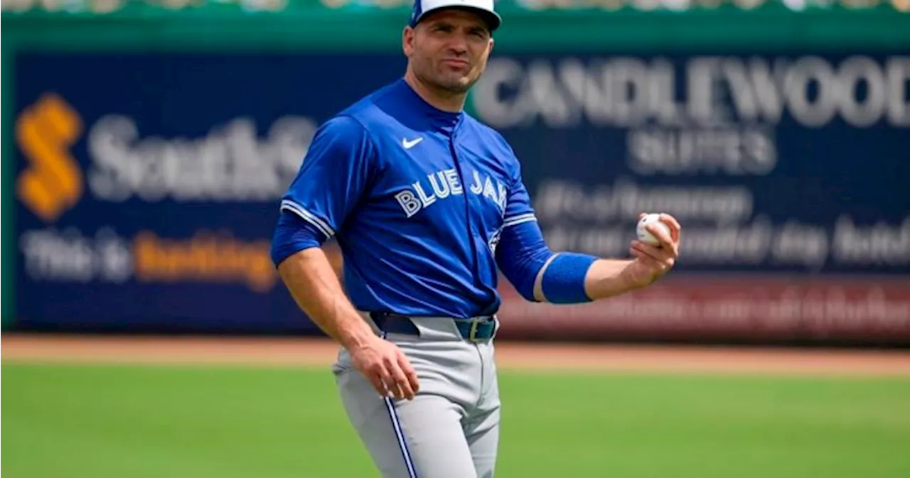 Canadian baseball star Votto announces retirement