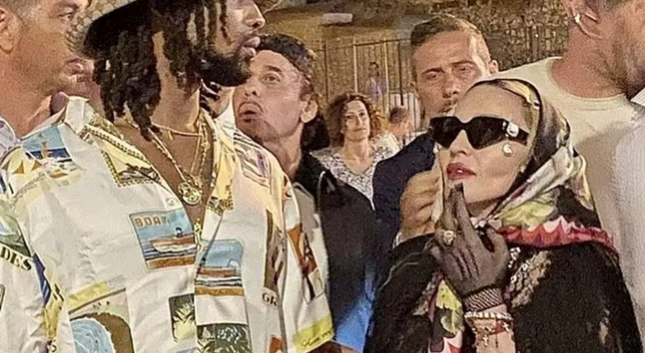 Madonna a Ponza, cena blindata al Frontone con il fidanzato Akeem Morris e lo stilista Stefano Gabbana