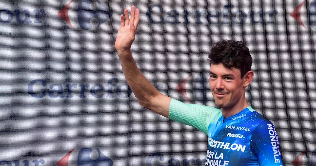 Ben O’Connor wins Vuelta stage six to take red jersey from Roglic