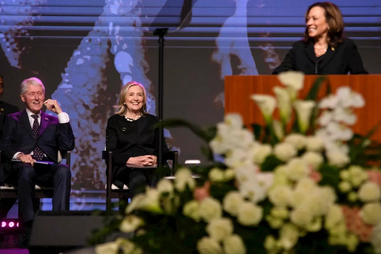 Bill Clinton discursa no terceiro dia da Convenção Democrata; acompanhe