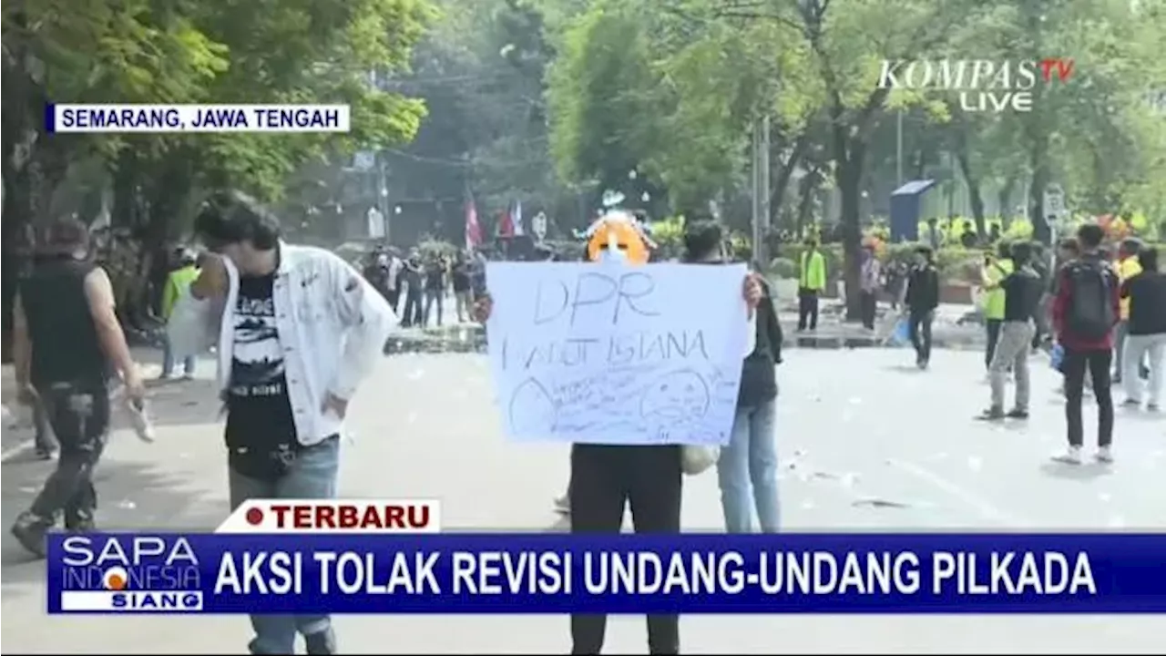 Aksi Demo di DPRD Semarang Jateng Ricuh, Polisi Tembakkan Gas Air Mata