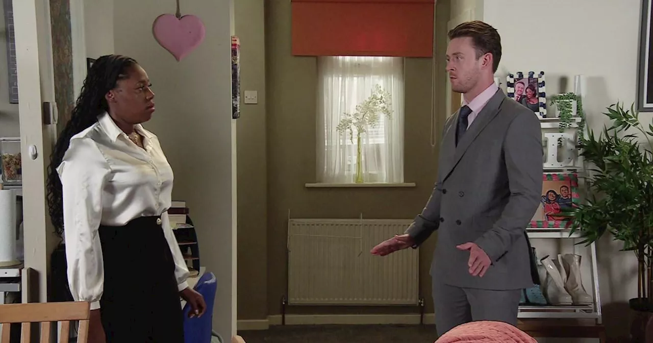 Joel tries to destroy Dee-Dee in Coronation Street but she's one step ahead