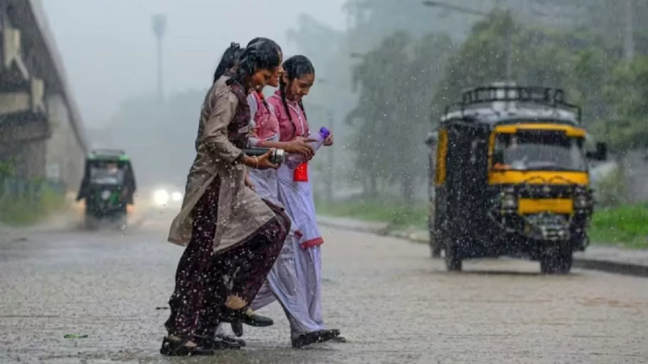 Weather Updates: दिल्ली-एनसीआर में अगले तीन दिन होगी झमाझम बारिश, इन क्षेत्रों में जारी किया अलर्ट