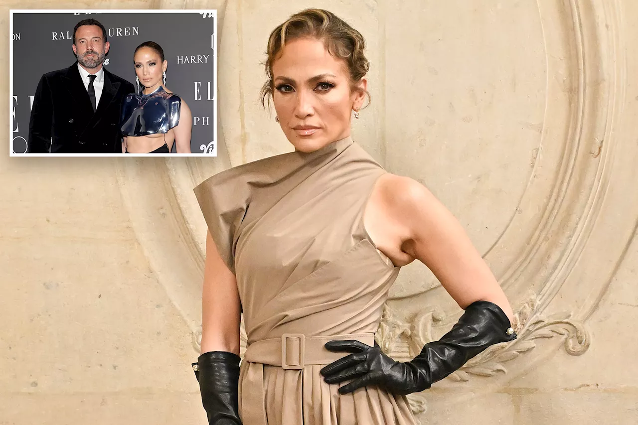 Jennifer Lopez files to drop Ben Affleck’s last name in divorce