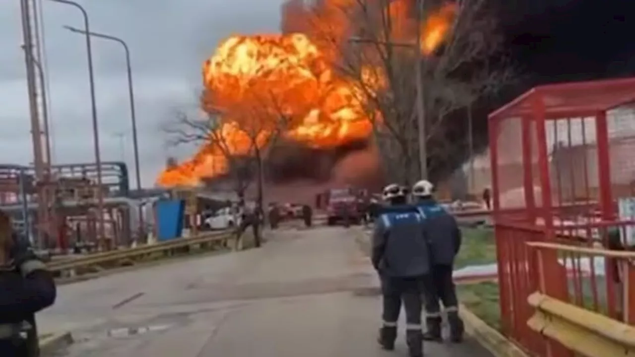 Impactante incendio en una refinería de YPF