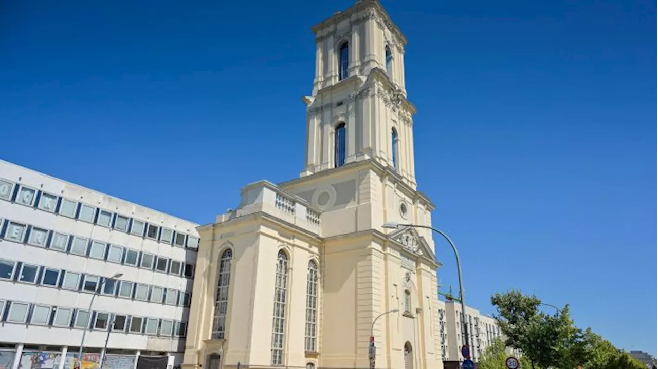 Turm der Potsdamer Garnisonkiche wird wiedereröffnet