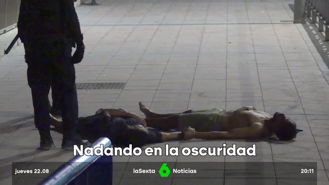 Decenas de migrantes vuelven a cruzar a nado y de noche la frontera hasta Ceuta