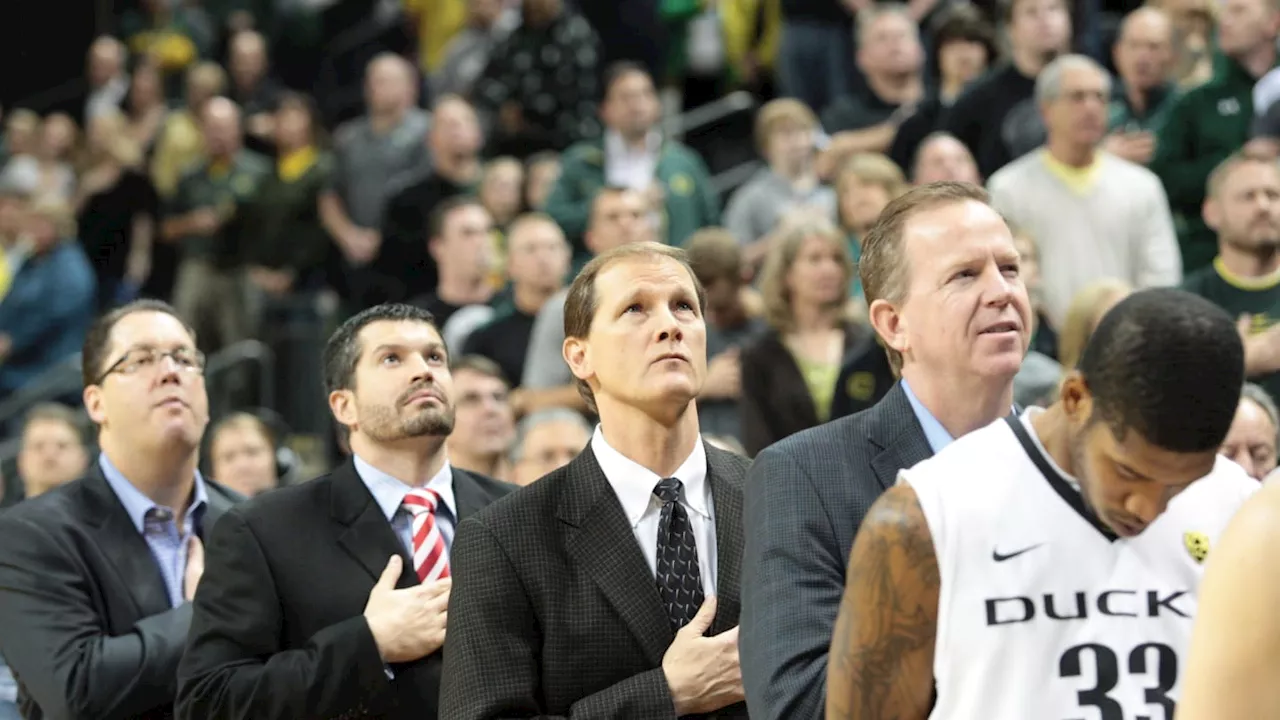 Oregon Ducks Basketball's Secret Gem Assistant Returns