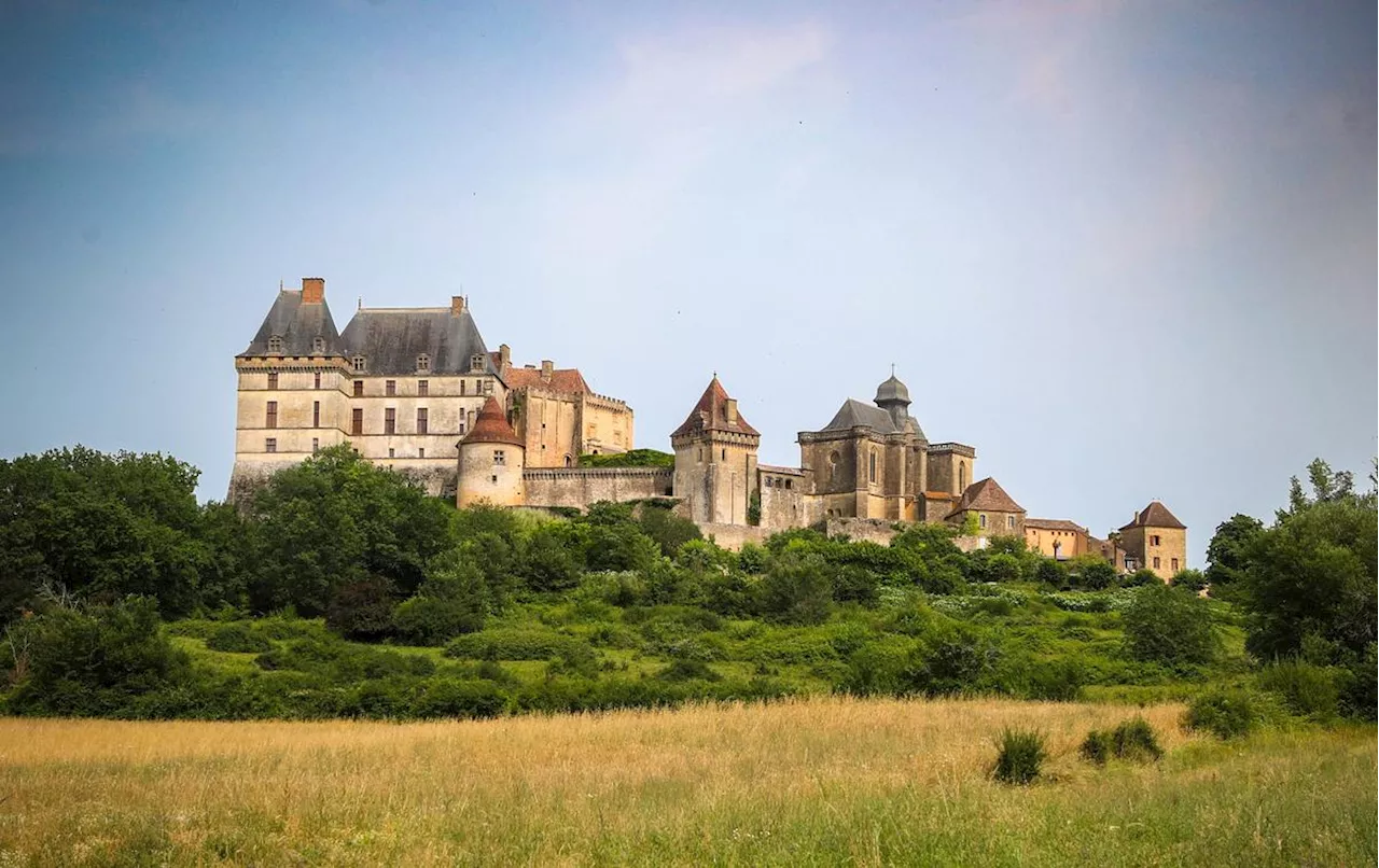 Dordogne : il chute de 5 mètres depuis le rempart d’un château en voulant uriner