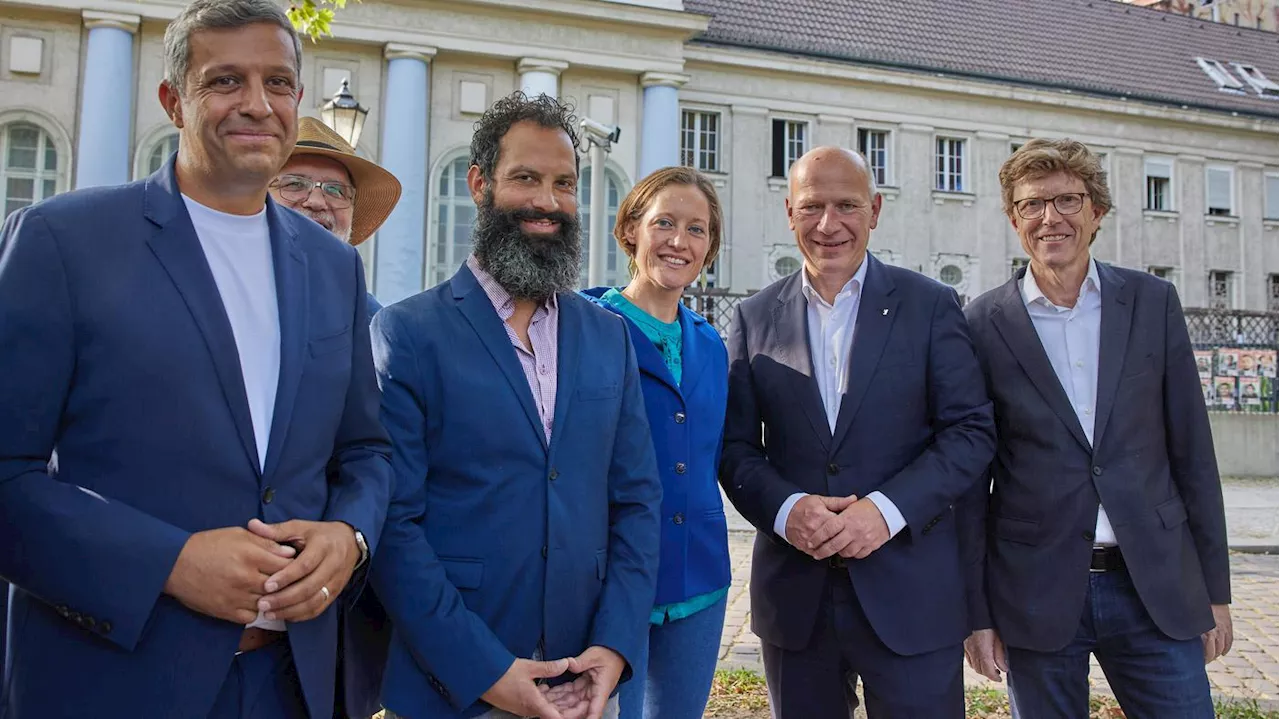 Beim Besuch der Synagoge am Fraenkelufer: Raed Saleh lädt Kai Wegner ins Kuratorium ein