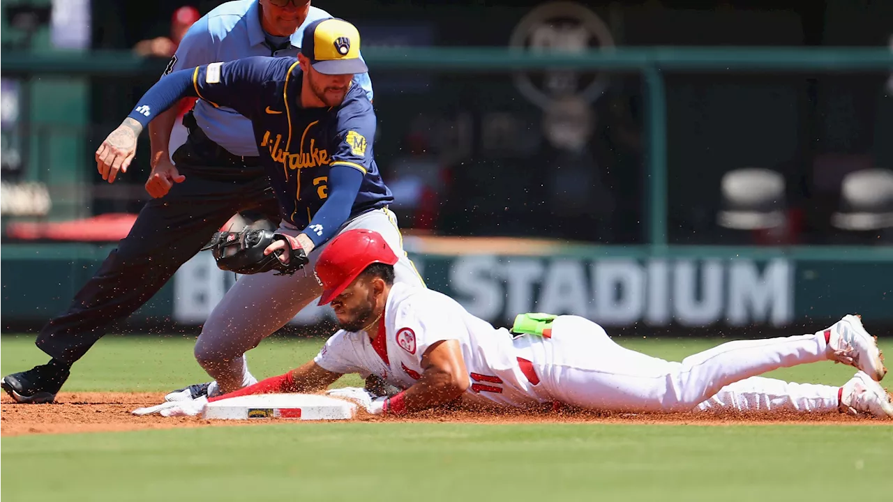 Scott's three hits spark Cardinals to victory over Brewers