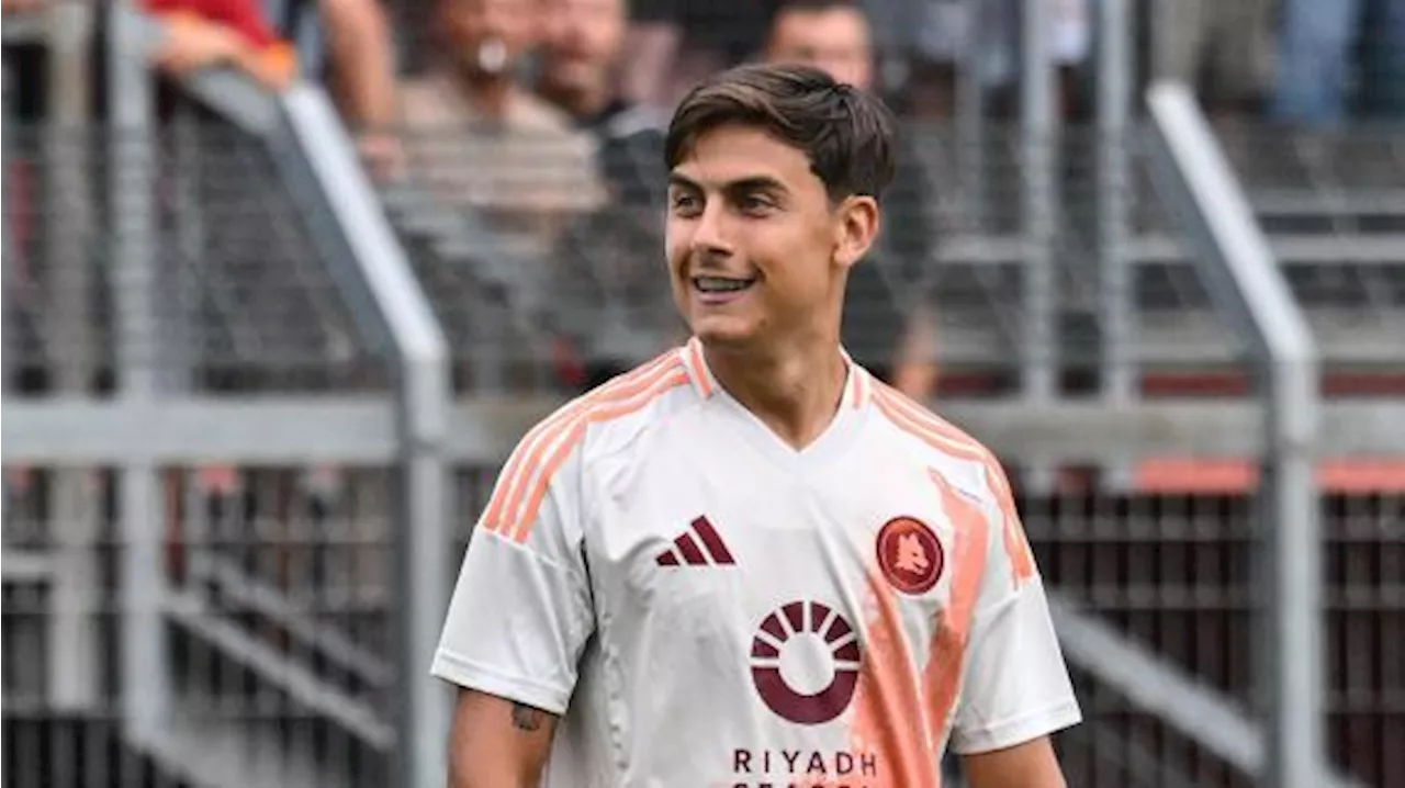 Dybala resta alal Roma, i tifosi pazzi per l'argentino si radunano sotto casa della Joya