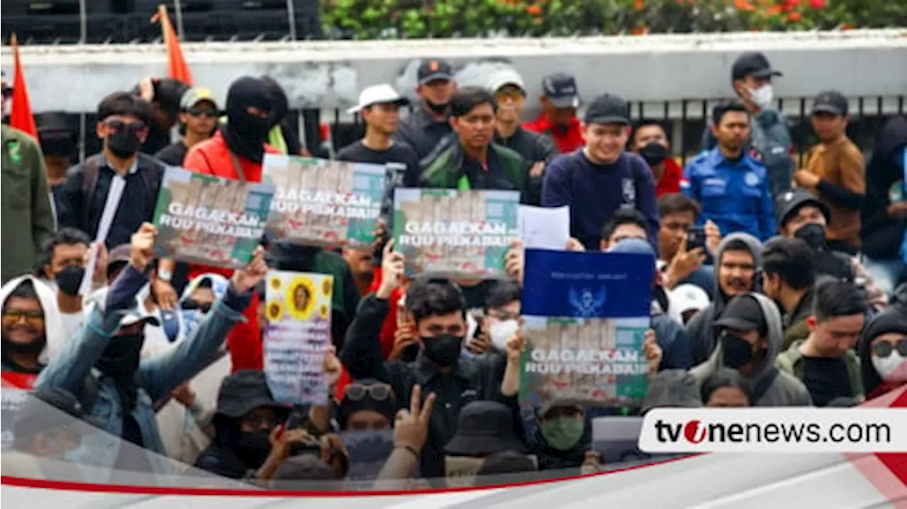 Imbas Demo, Jalan depan Gedung DPR/MPR Ditutup, Dialihkan ke Jalur TransJakarta