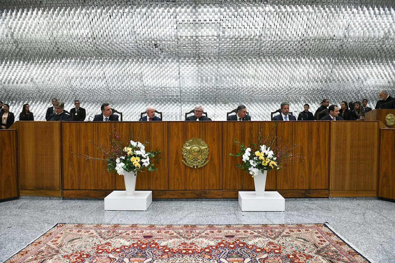 Posse do novo presidente do STJ tem cochichos entre Lula e Pacheco, e Lira calado