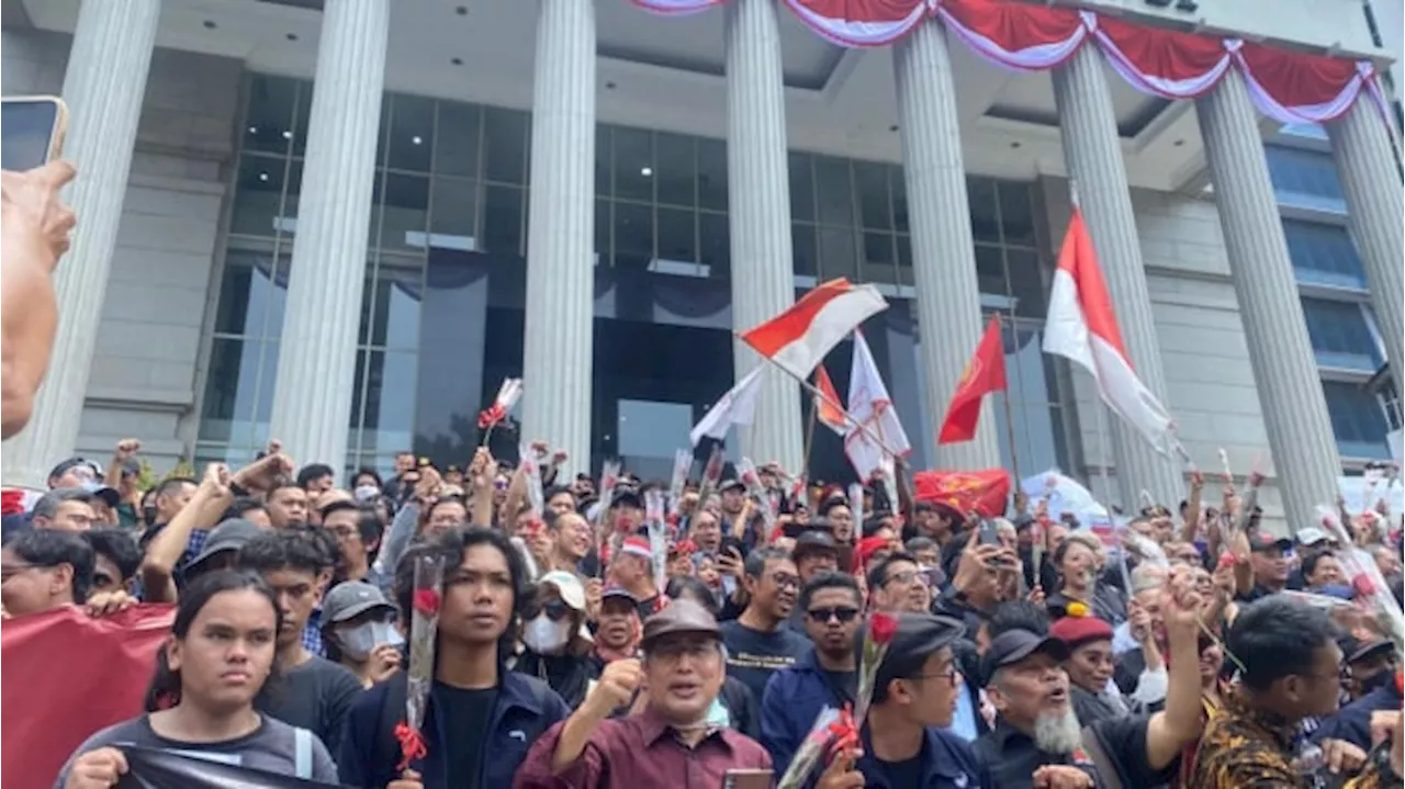 4 Poin Pernyataan Aktivis 98 dan Akademisi saat Aksi di Gedung MK