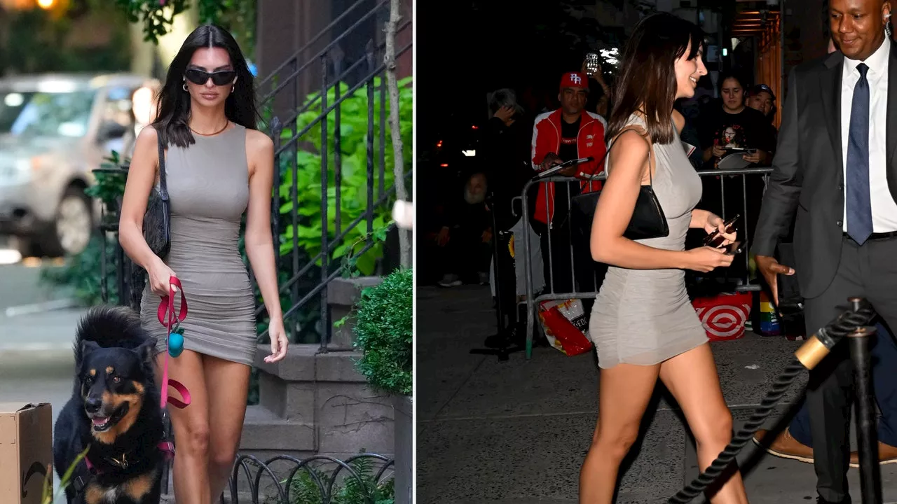 Emily Ratajkowski se inspira en la Carrie Bradshaw de los 90 para llevar un vestido corto gris y sandalias de tiras