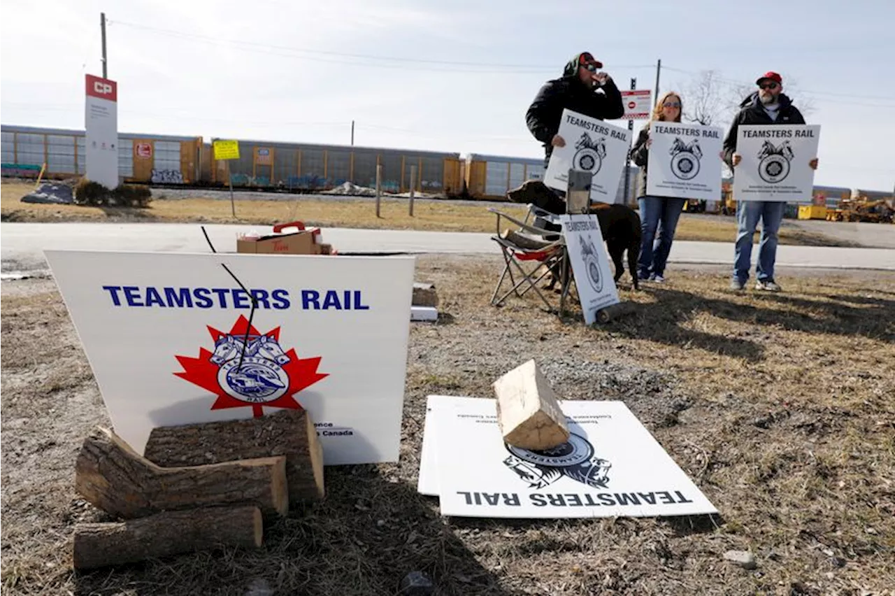 Canada's CN Rail, CPKC lock out Teamsters union workers, shut networks