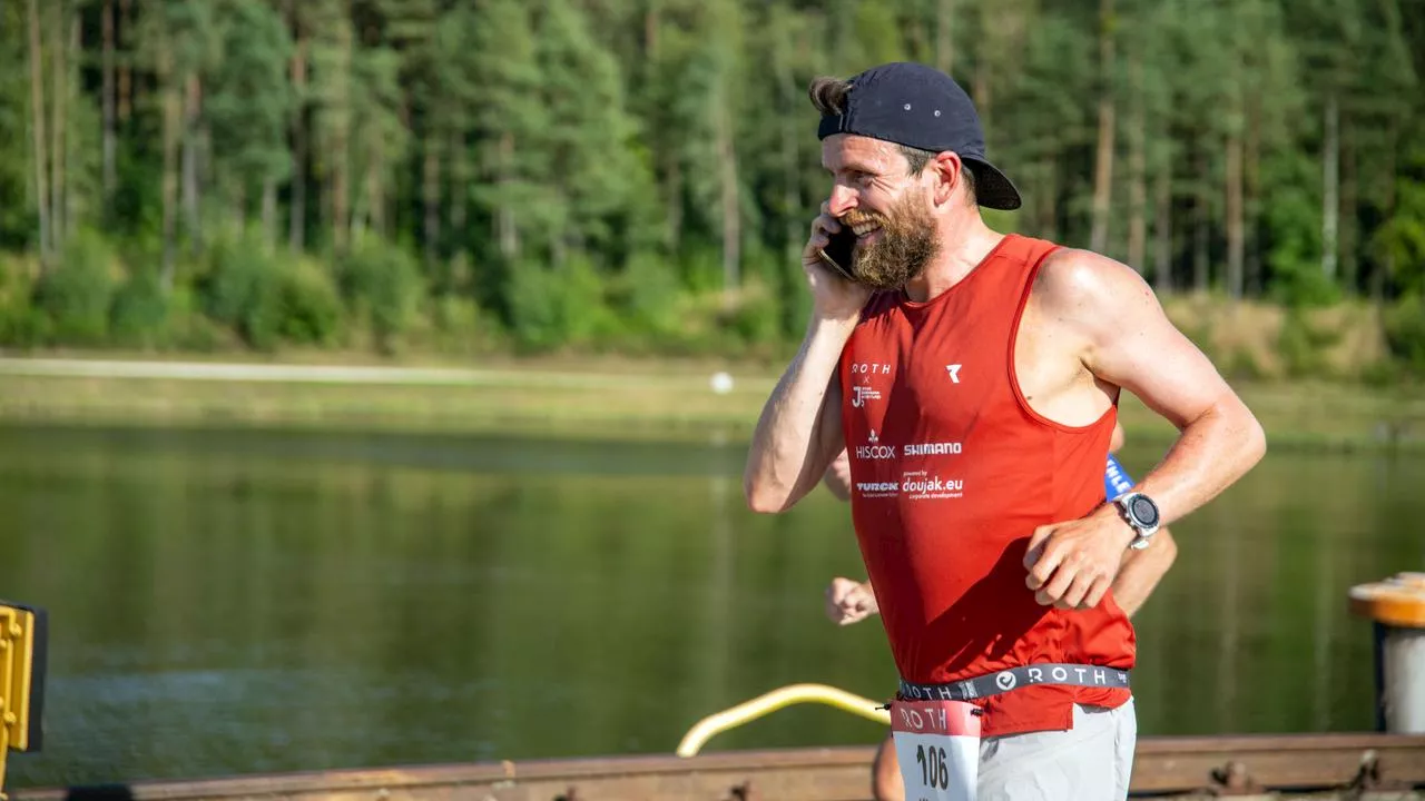 106 Triathlons ohne Pause: Weltrekord für Jonas Deichmann