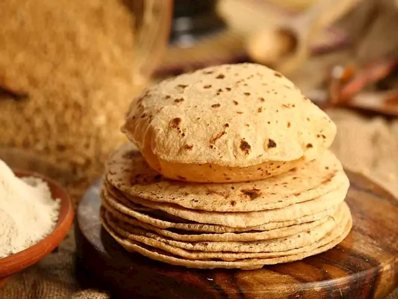 Roti Flour: રોટલીના લોટમાં મિક્સ કરો આ 3 માંથી કોઈ એક વસ્તુ, સ્વાસ્થ્યને થશે બમણા ફાયદા