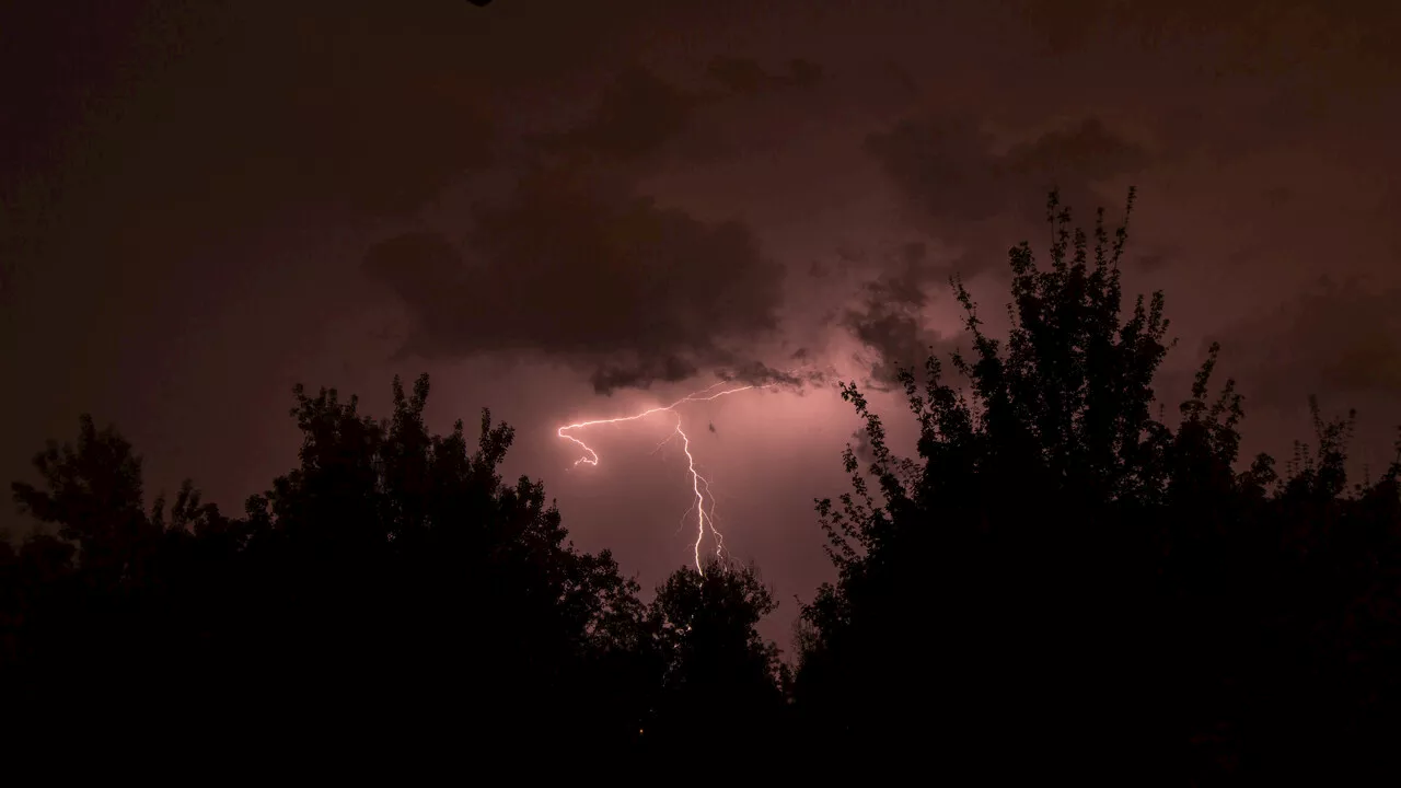 Orages violents : 19 départements en vigilance orange, une grande partie de la France en jaune