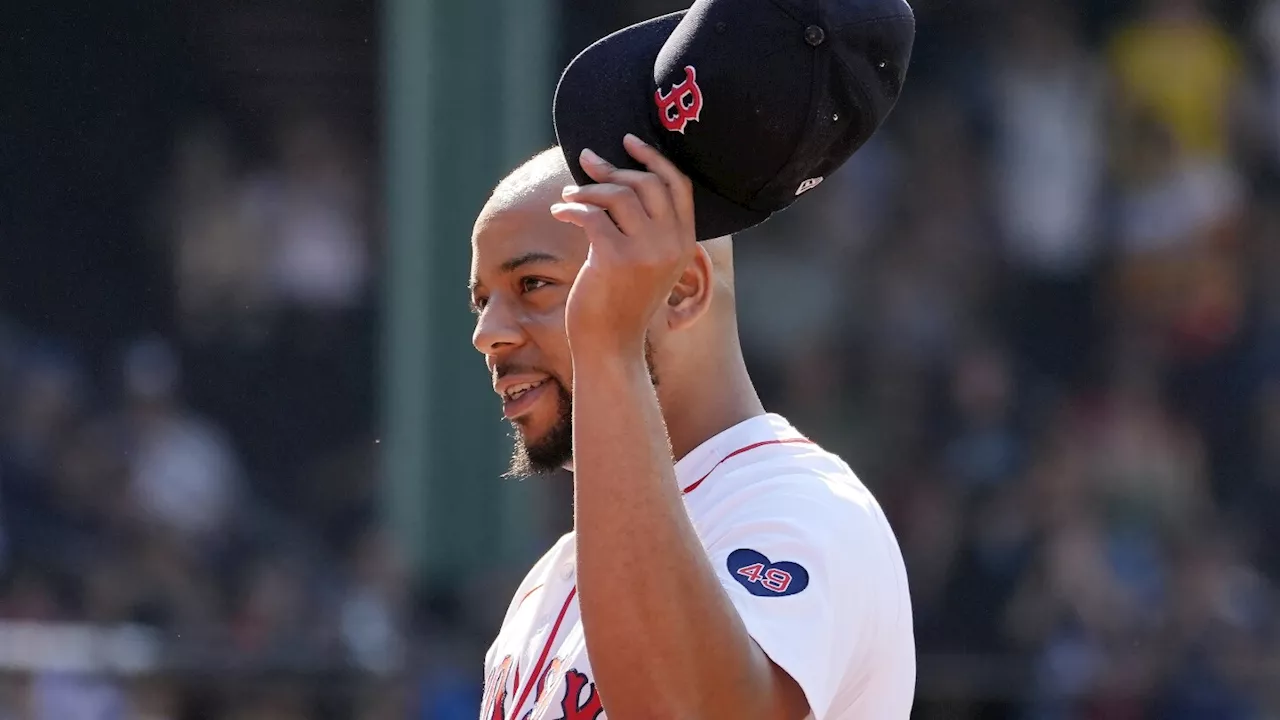 Reds sign first baseman Dominic Smith, two days after he was released by the Red Sox