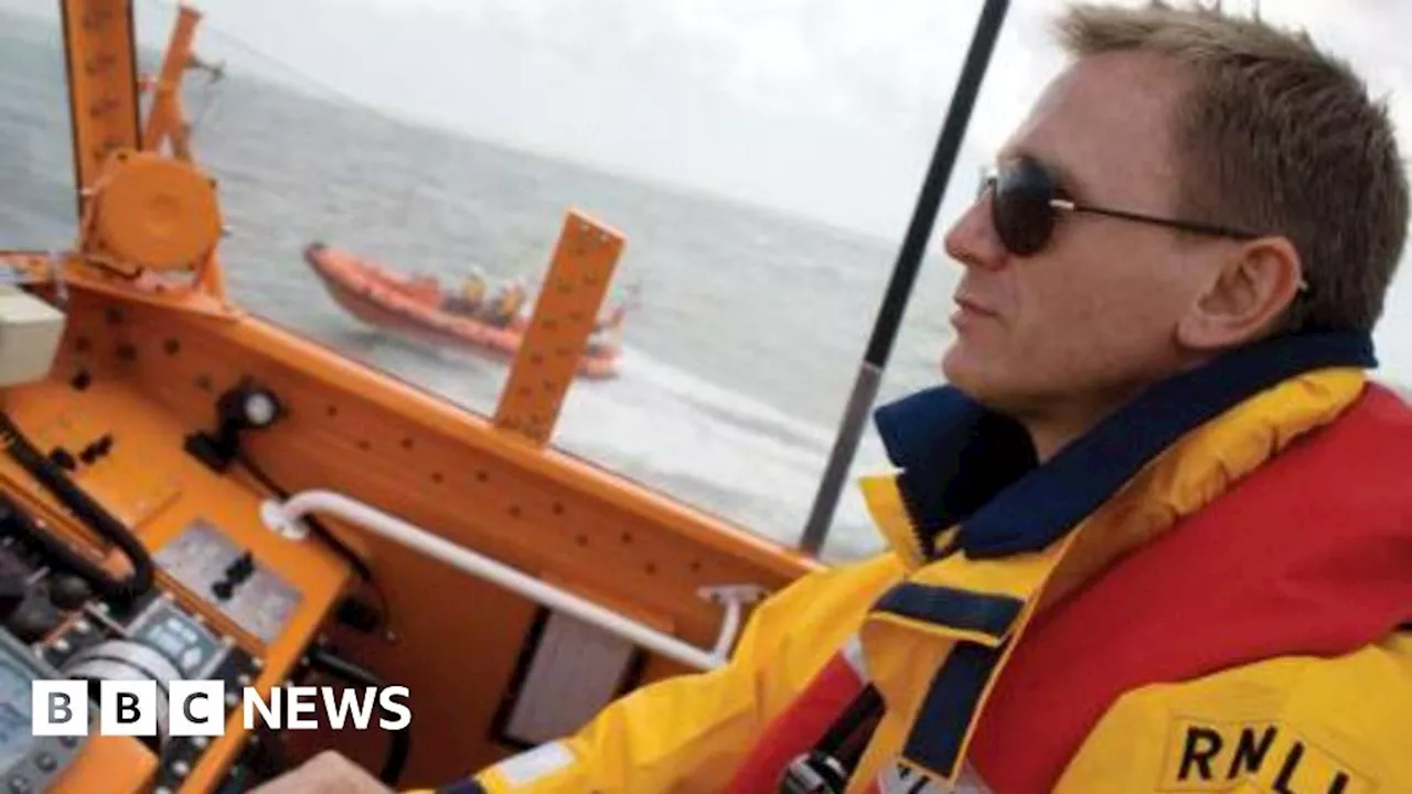 Daniel Craig donates James Bond motorbikes to RNLI