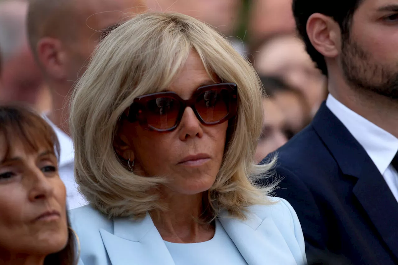 Brigitte Macron en maillot de bain : cette image douteuse relance les pires rumeurs à son sujet