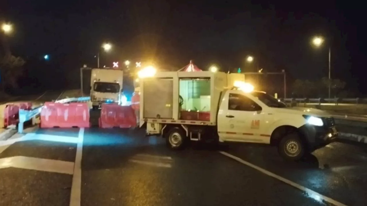 Cierran vía al Llano a la altura del Pipiral por una motocicleta que dejaron abandonada sobre el corredor