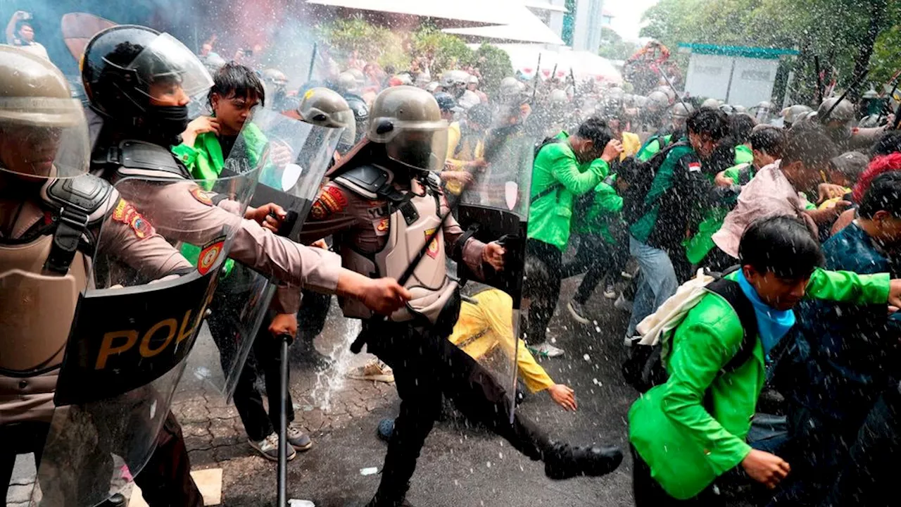 Di Unjuk Rasa RUU Pilkada, 159 Mahasiswa dan Warga Ditahan serta 7 Jurnalis Alami Kekerasan