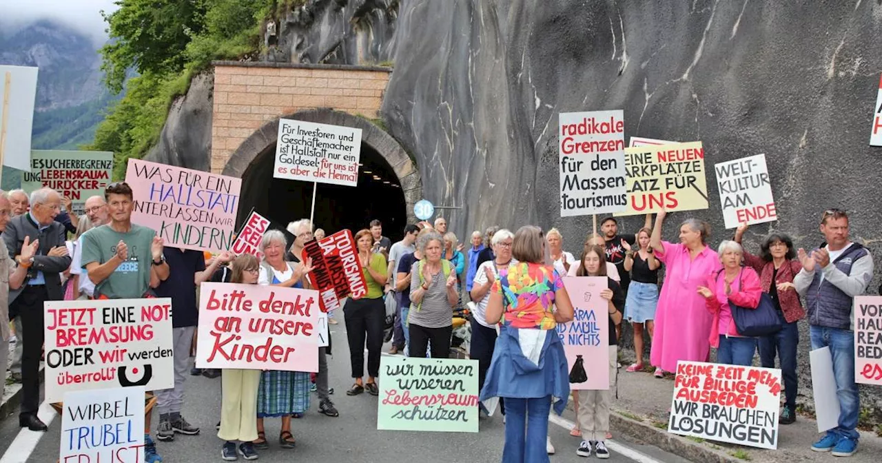 Bürgerliste Hallstatt sperrt Zufahrt zum Touristen-Ort