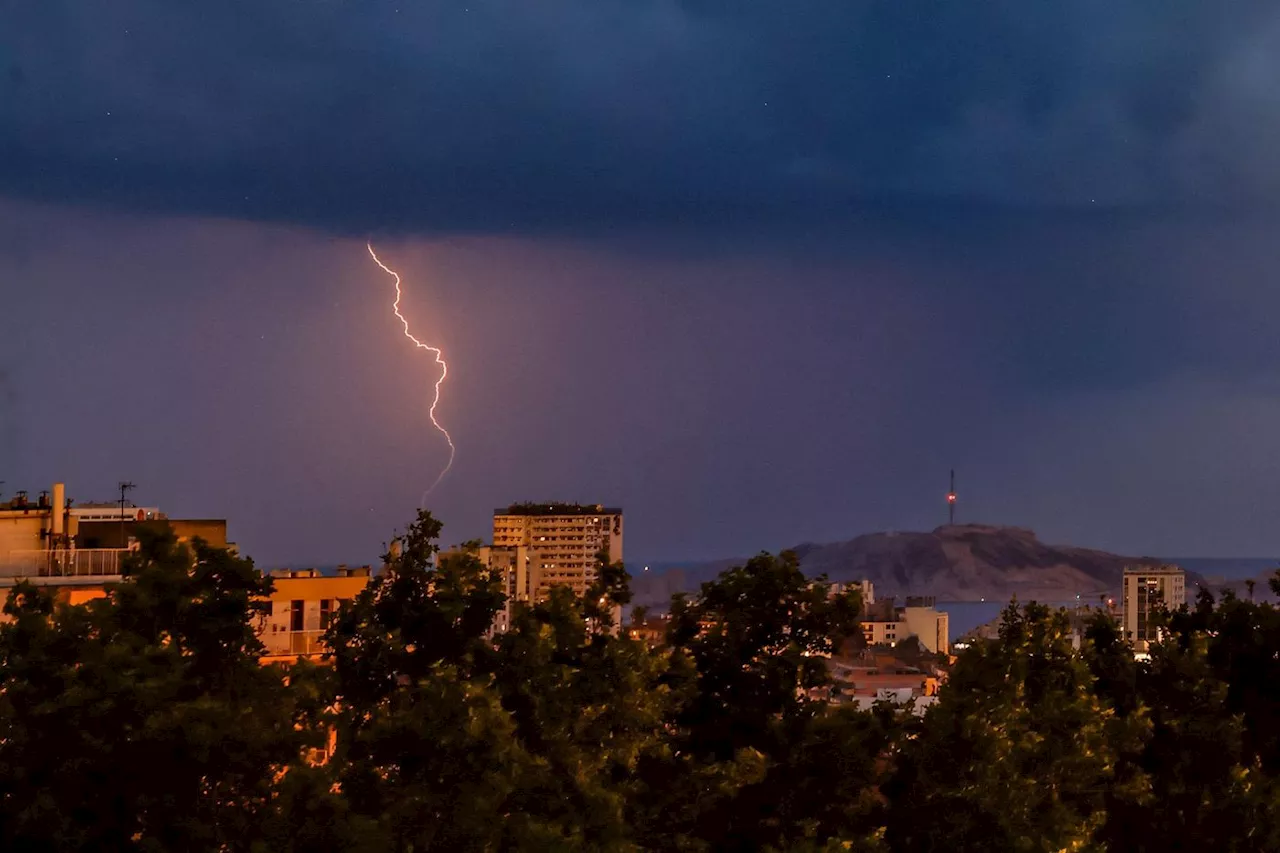 Météo : dix-neuf départements en alerte orange pour les orages