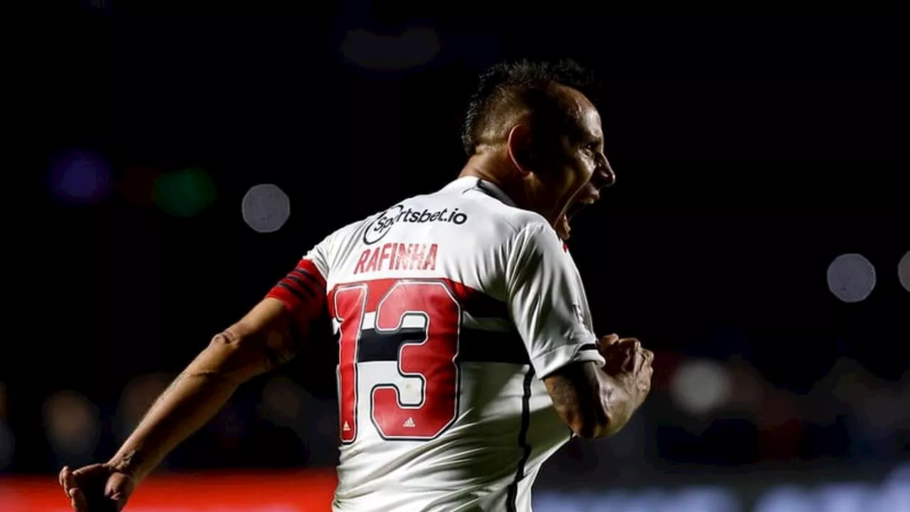 Rafinha, do São Paulo, celebra domínio brasileiro em torneios internacionais: ‘Fortalece o nosso futebol’