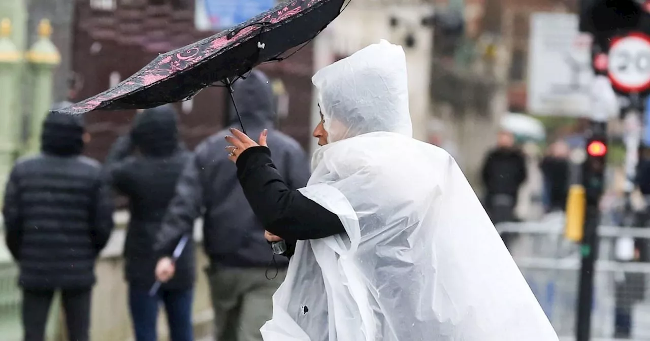 Rude awakening by strong winds as Storm Lilian hits the UK