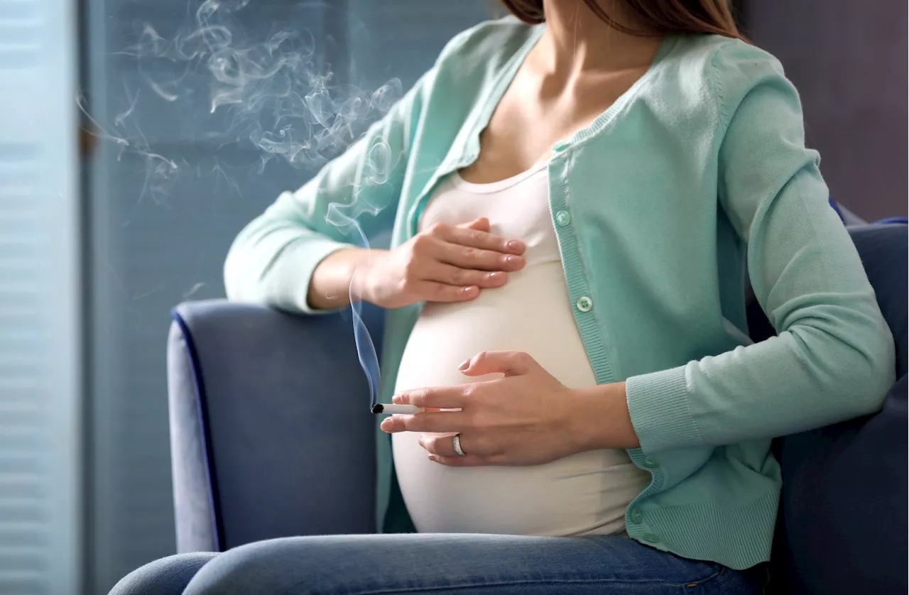 Maternal smoking increases risk of severe neonatal morbidity, even at low intensity