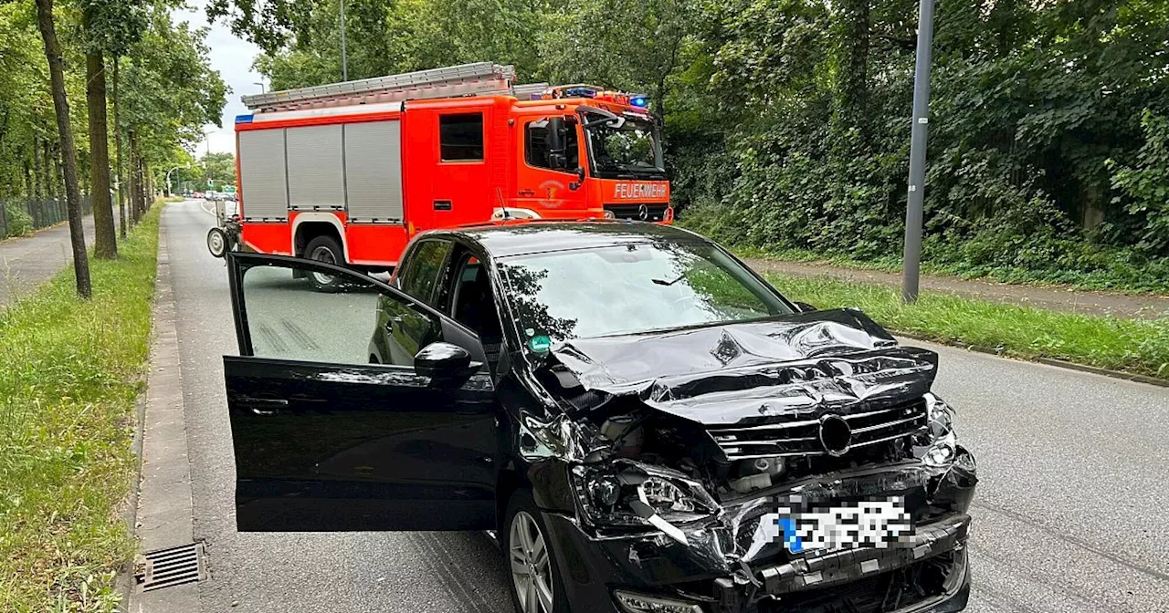 Unfall in Gütersloh: Autofahrer übersieht plötzlich bremsenden Lkw