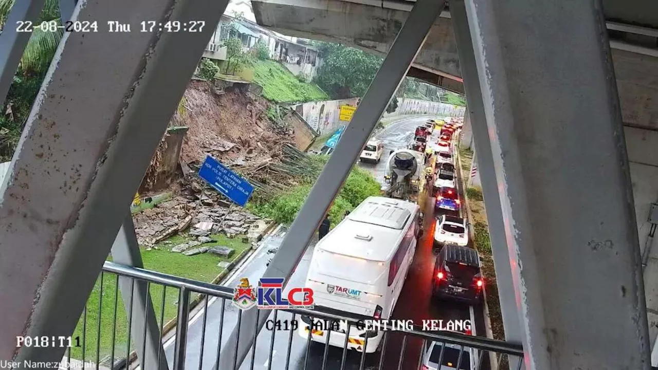 Landslide in Taman Bunga Raya causes massive congestion on Jalan Genting Klang