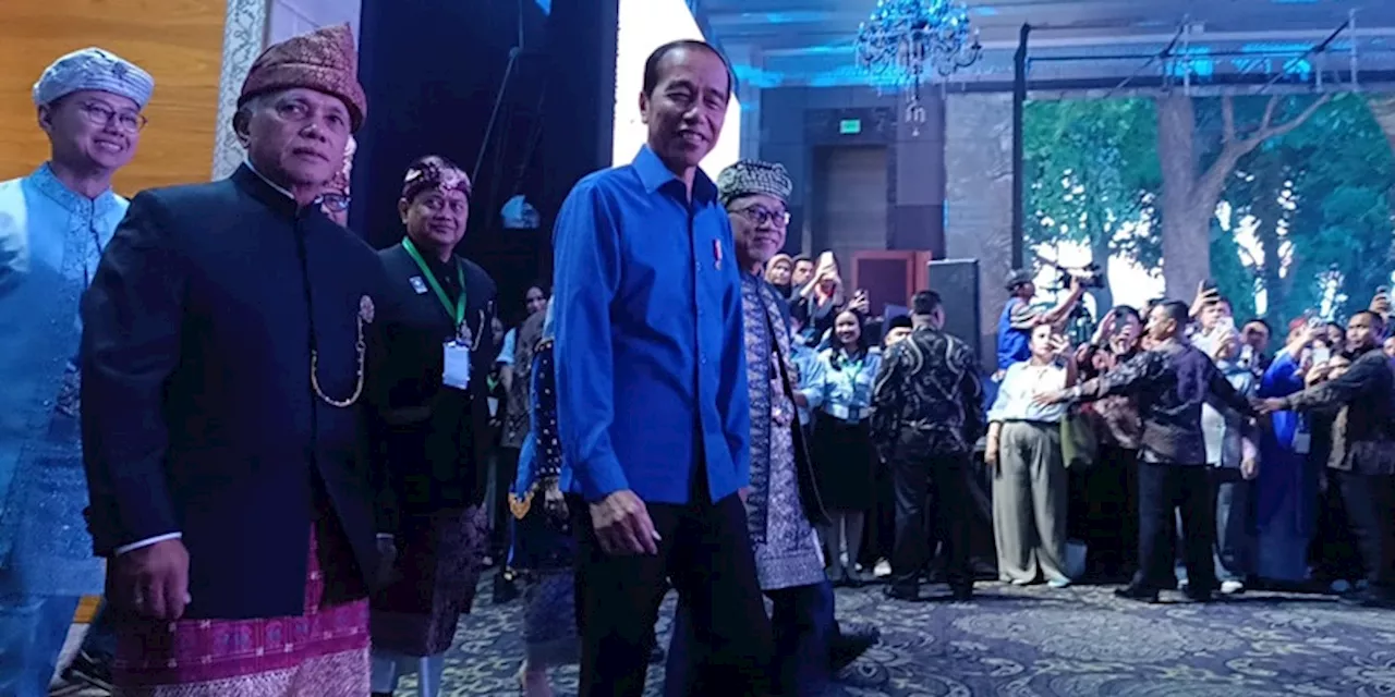 Jokowi Kagum Foto Zulhas Nongol di Times Square New York