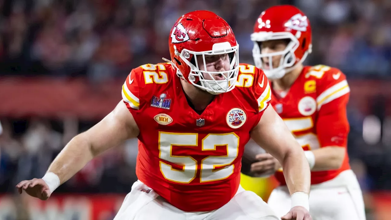 KC Chiefs Agree to Long-Term Contract Extension with Center Creed Humphrey — Report