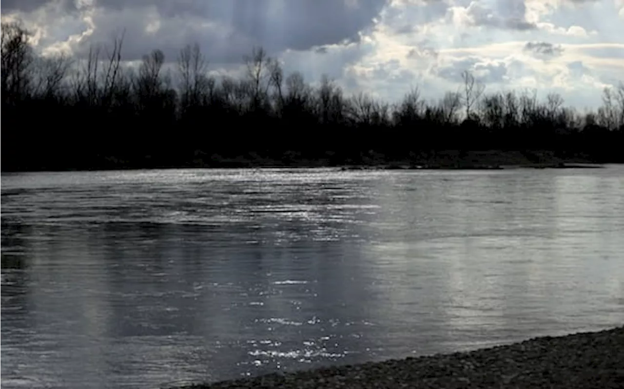 Barcone di migranti si rovescia nel fiume Drina: 11 morti, tra cui un bambino