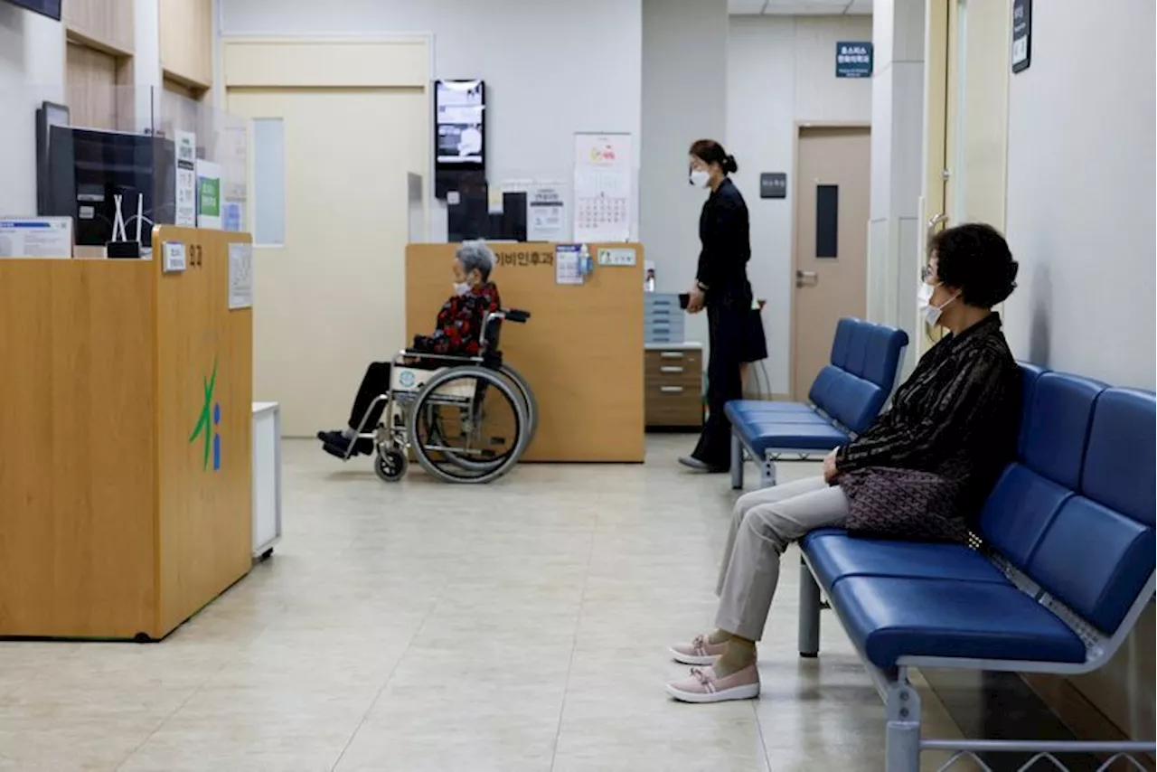 South Korea doctors warn COVID surge, strike could cripple emergency rooms