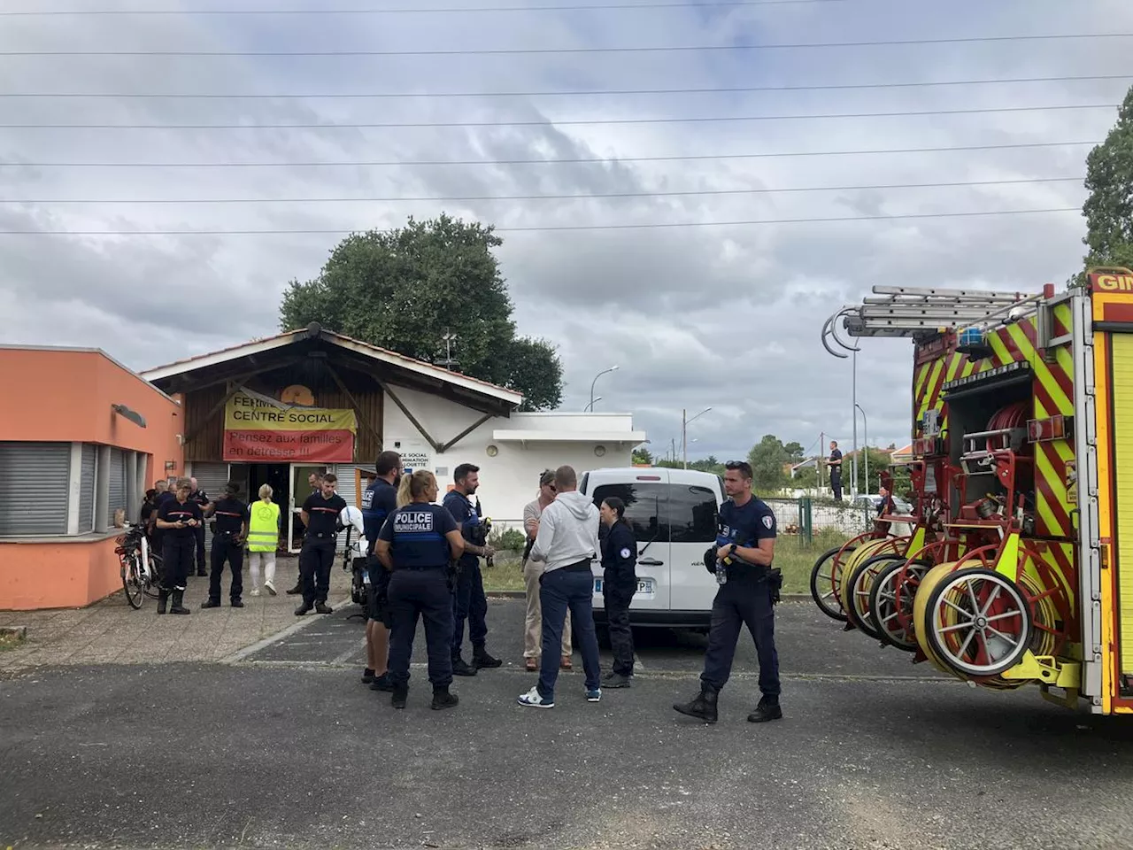 Vidéo. « Je ne vois pas qui aurait intérêt à incendier le centre social » : à Pessac, la consternation après le sinistre