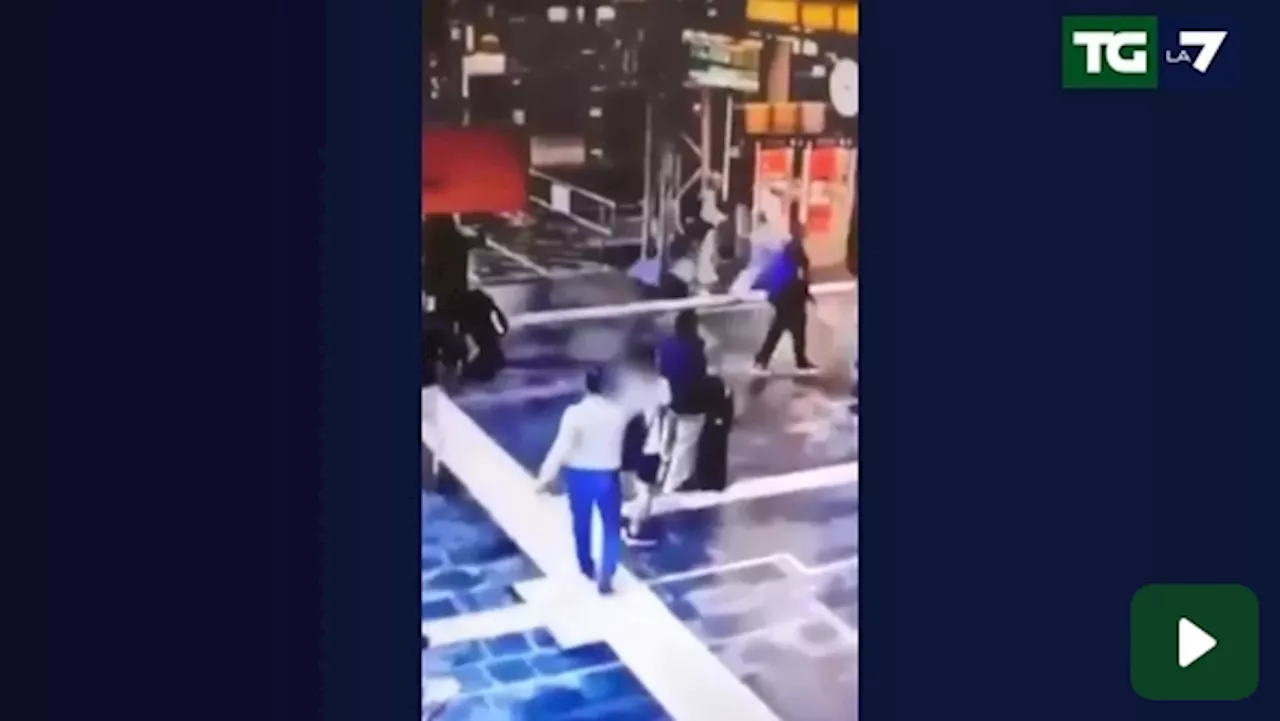 Francoforte, spara e uccide un 27enne nella stazione centrale: il video