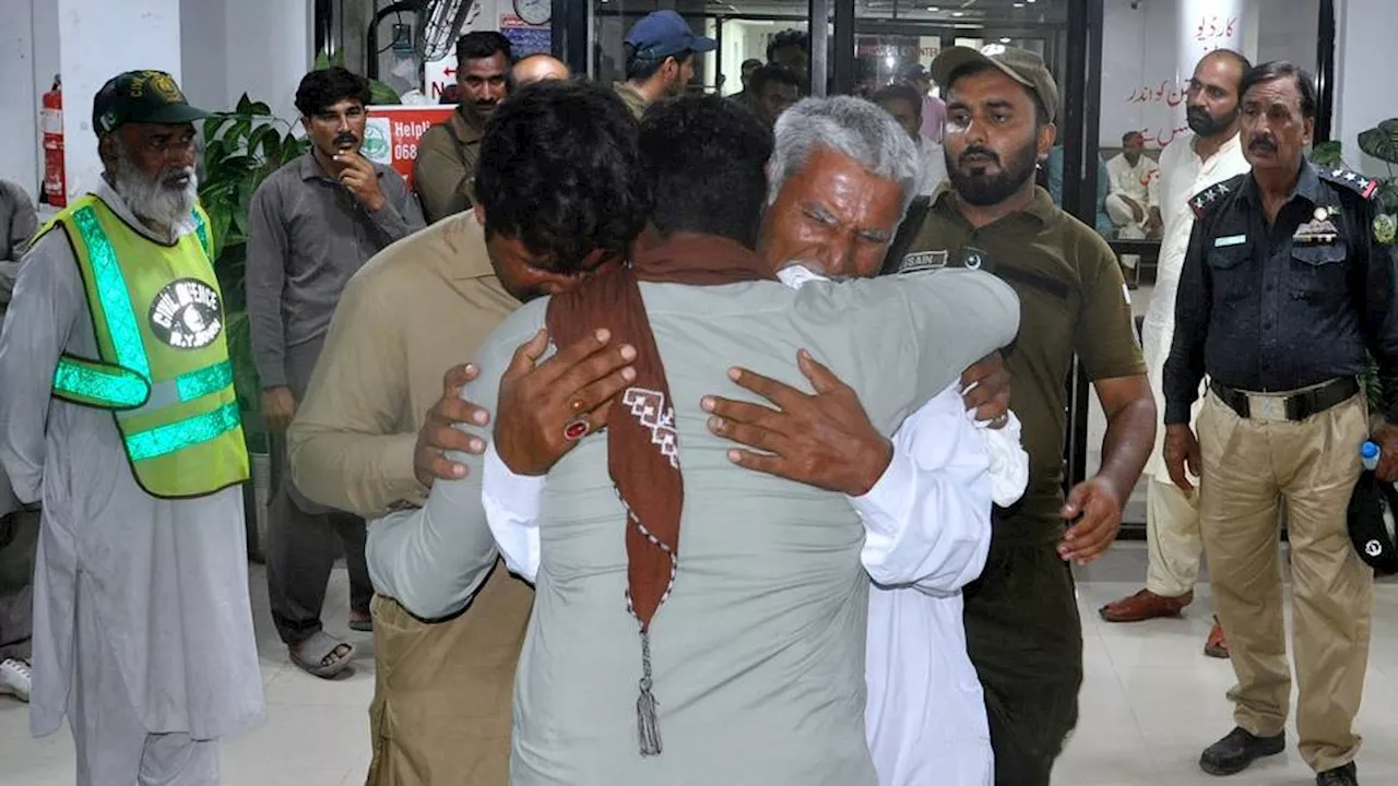 Gunmen kill 11 police officers, injure several others in Pakistan ambush