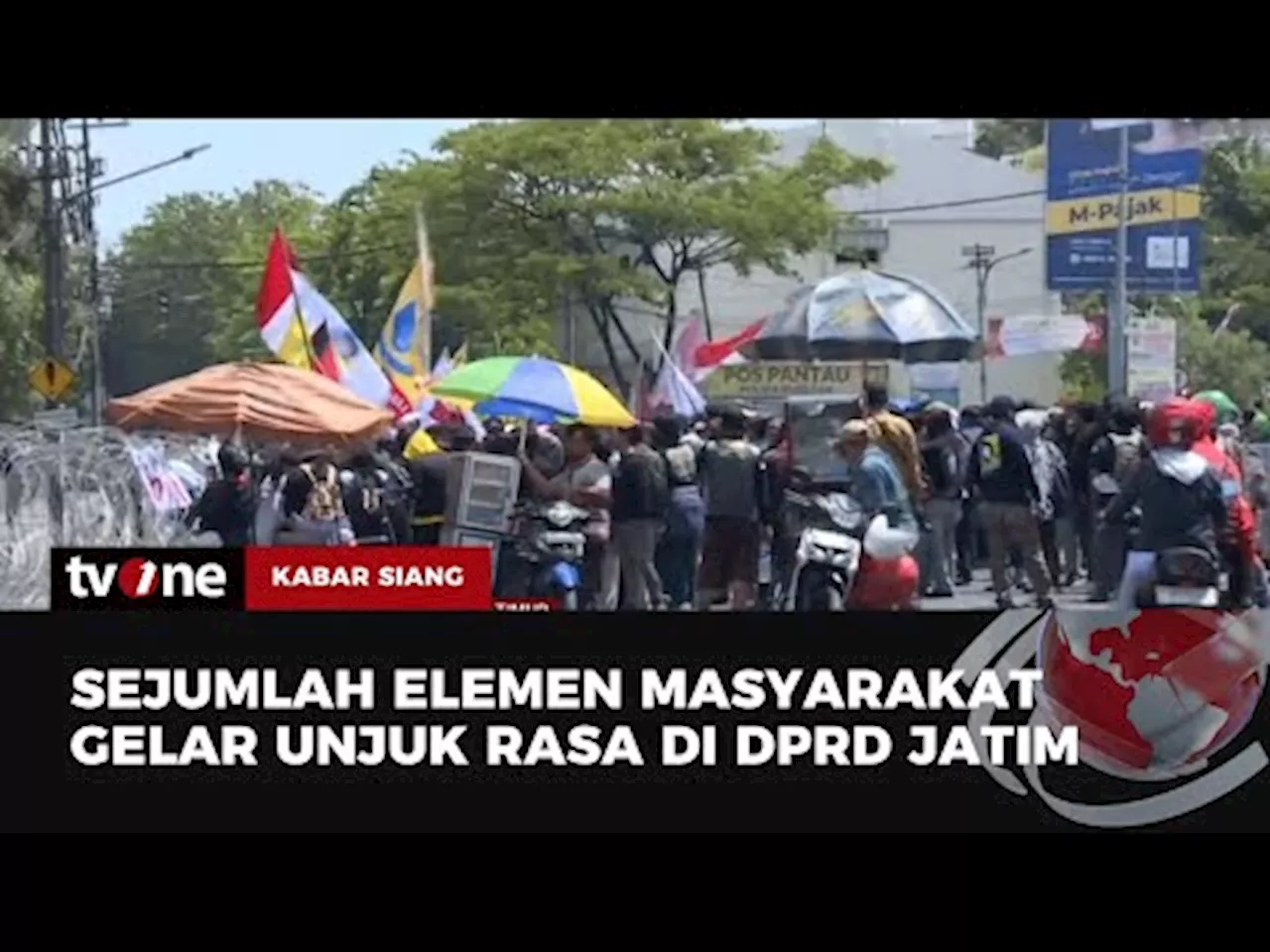 Demo Darurat Demokrasi Berlanjut di DPRD Jatim & Jabar, Mahasiswa Unjuk Rasa