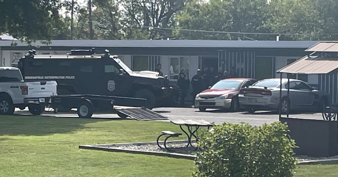 IMPD shoot, kill suspect while serving warrant at Lawrence motel