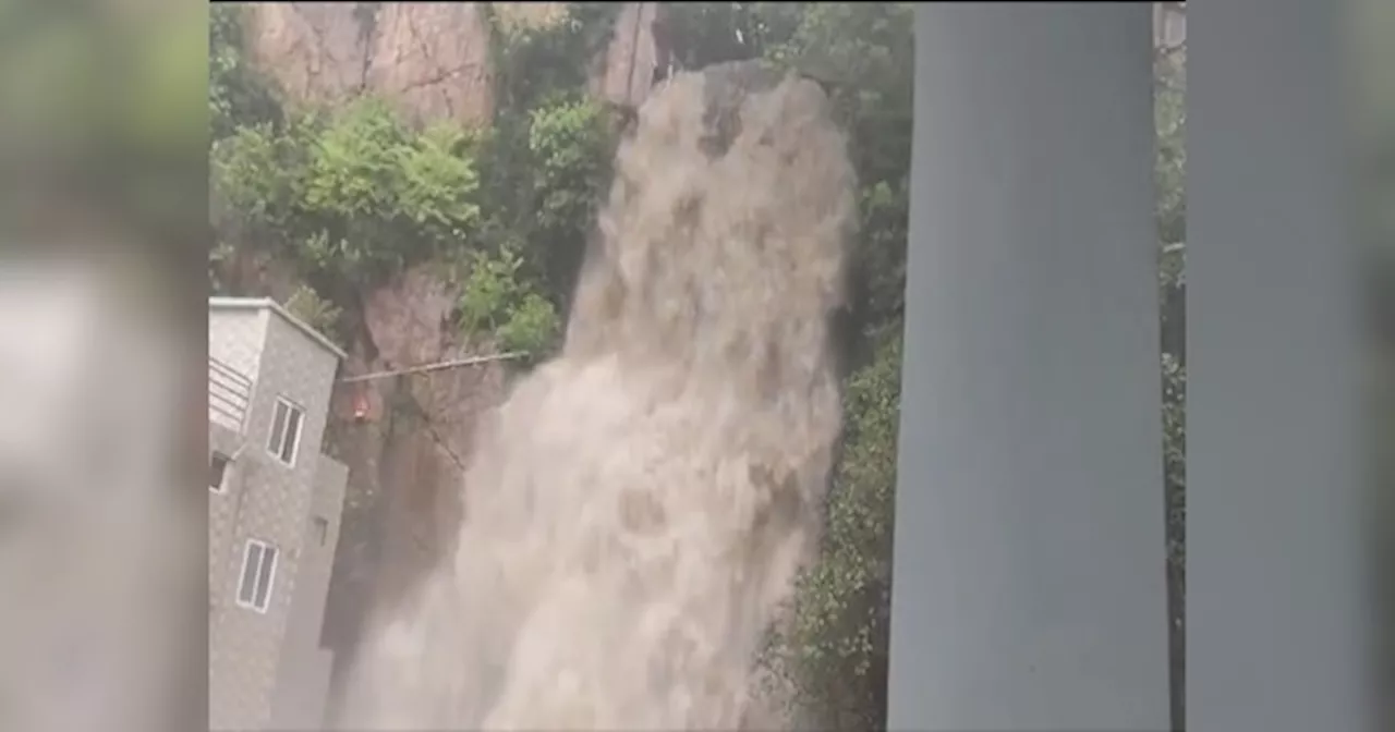 Kakolat Waterfall: ककोलत जलप्रपात में आई बाढ़, अचानक बढ़े पानी से मची अफरा-तफरी