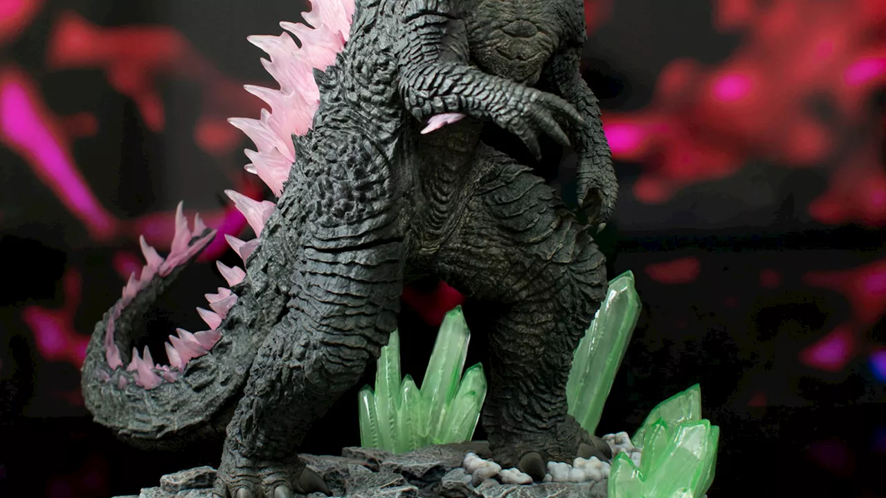 Godzilla Returns to DST with New Deluxe Godzilla x Kong Statue